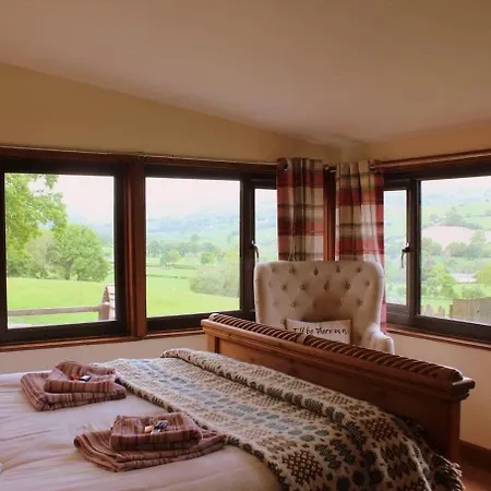 The Retreat Villa Llanrhaeadr-ym-Mochnant Exterior photo