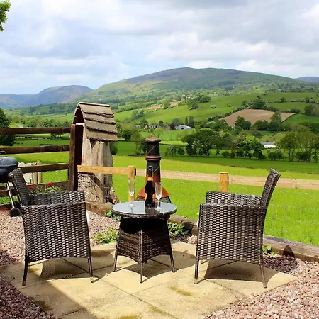 The Retreat Villa Llanrhaeadr-ym-Mochnant Exterior photo